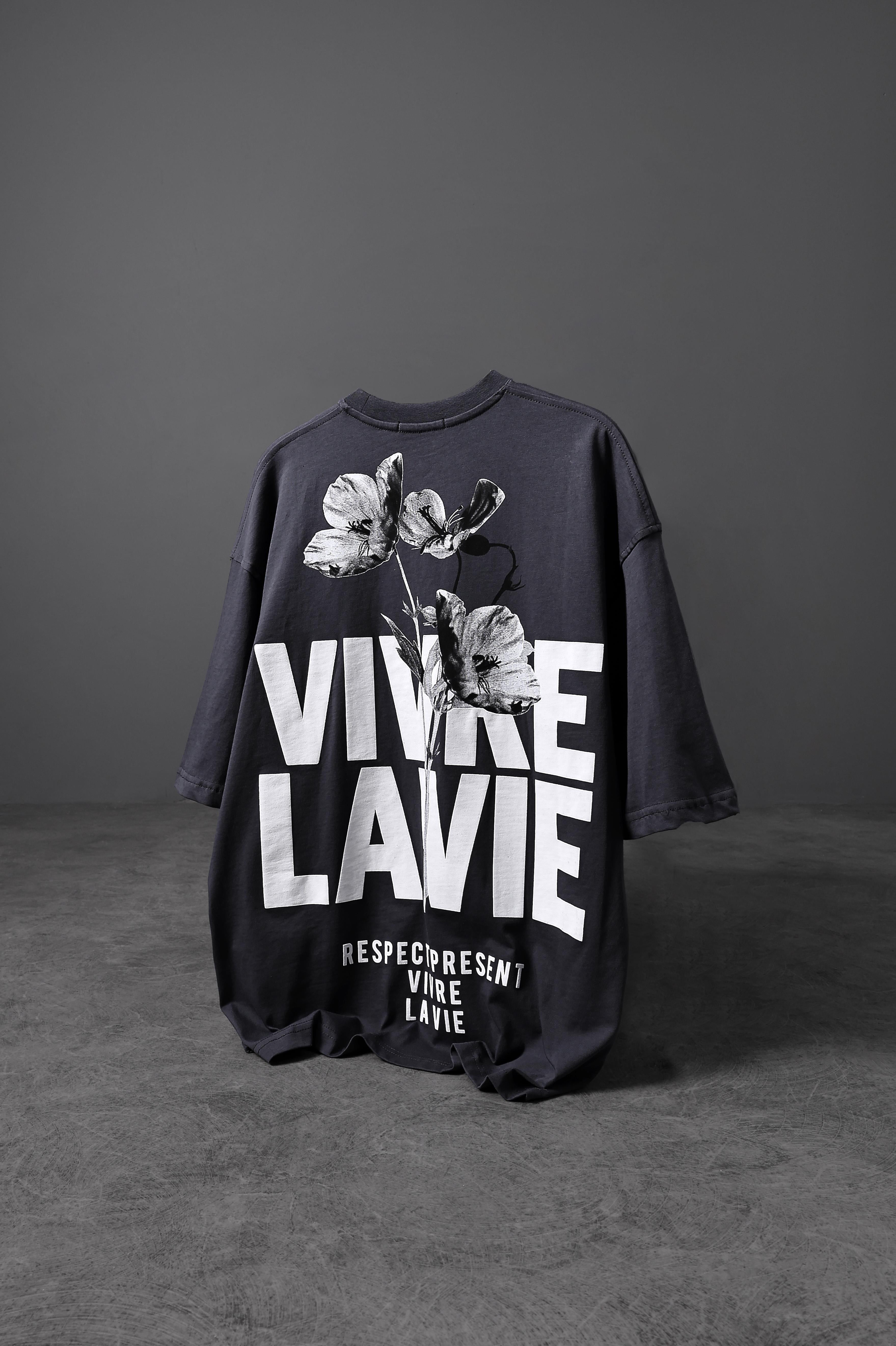 Vivre La Vie Oversized Tee