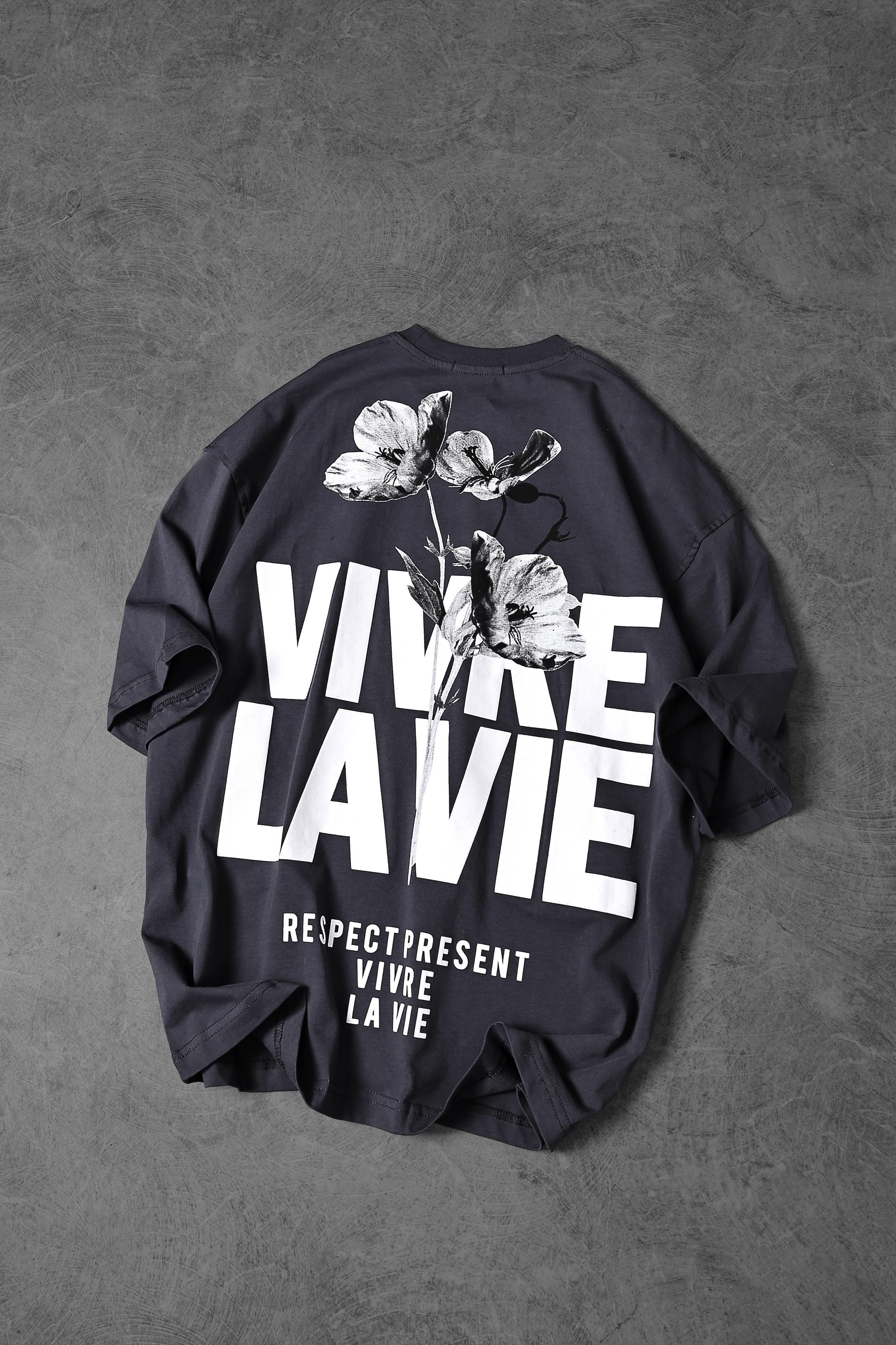 Vivre La Vie Oversized Tee